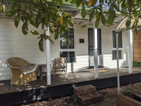Large garden block with multiple dwellings in the centre of Bendigo